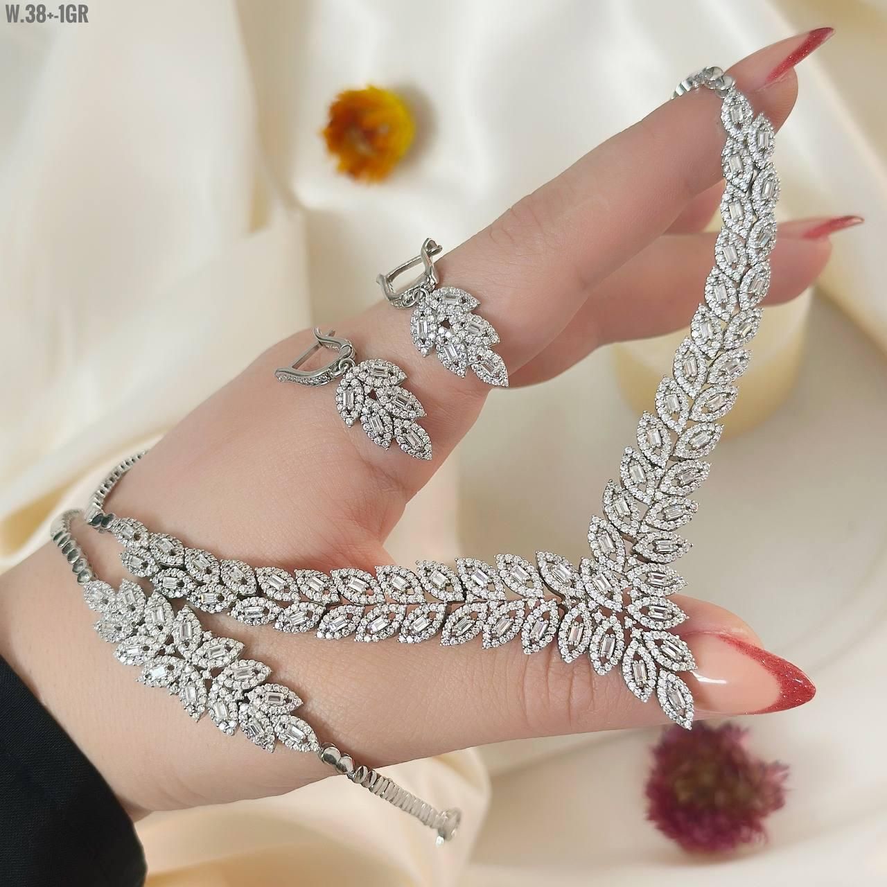سرویس نقره جواهری عیناً طلا ساعت نقره|بدلیجات|تبریز, |دیوار