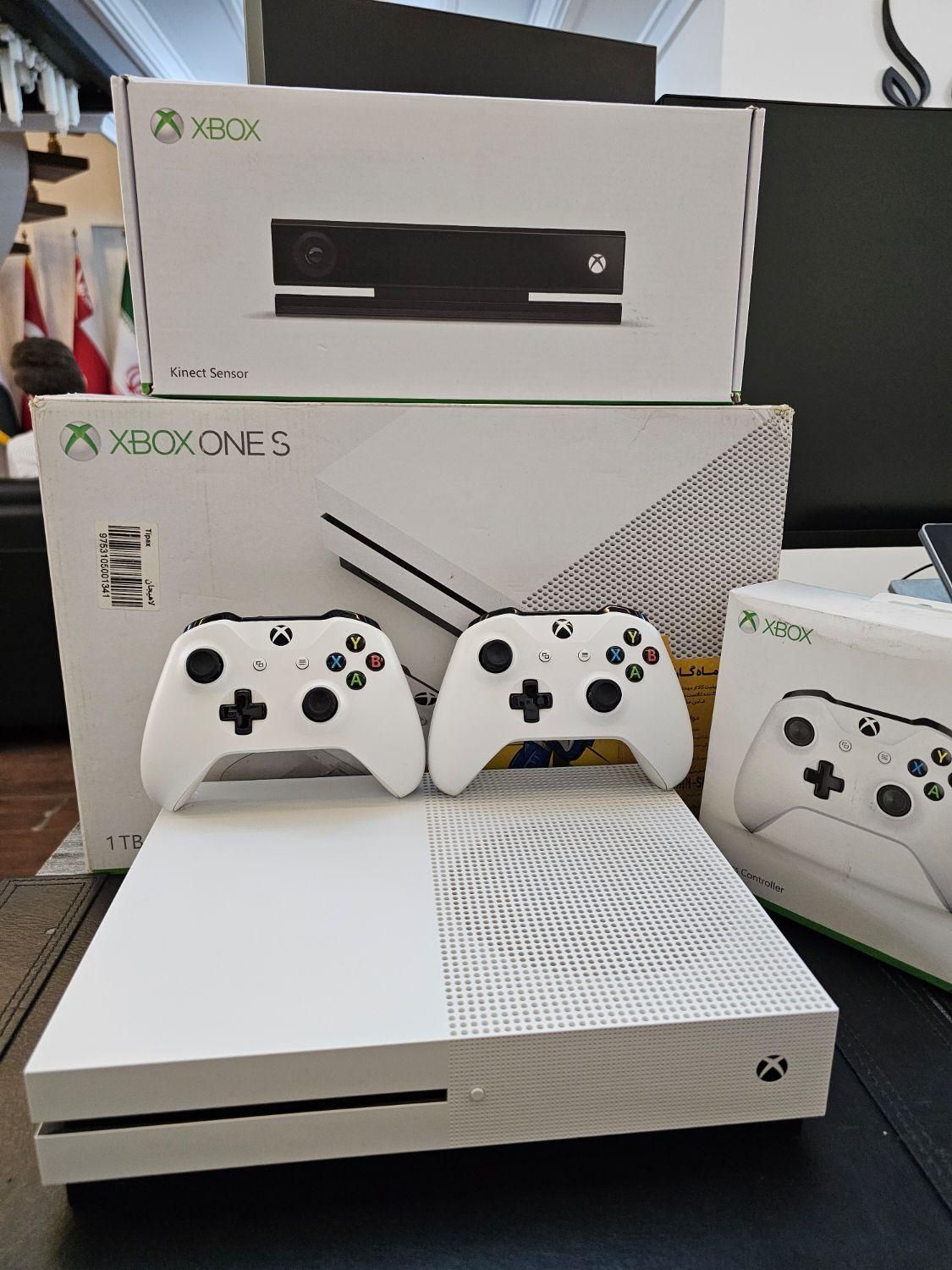 ایکس باکس وان اس با کینکت xbox one s دو دسته|کنسول، بازی ویدئویی و آنلاین|تهران, اوقاف|دیوار