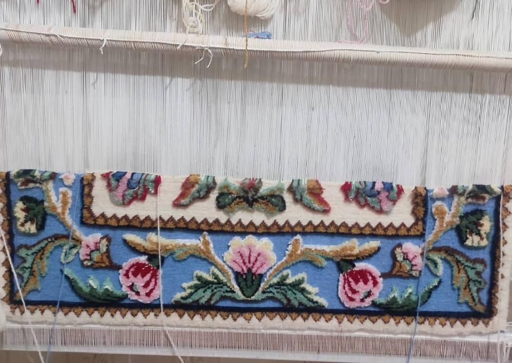 آموزشگاه و کارگاه قالی بافی شاخه طوبی|خدمات آموزشی|خرمآباد, |دیوار