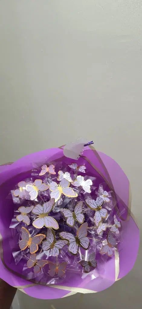 دسته گل پروانه ای|گل مصنوعی|کرج, چهارصد دستگاه|دیوار