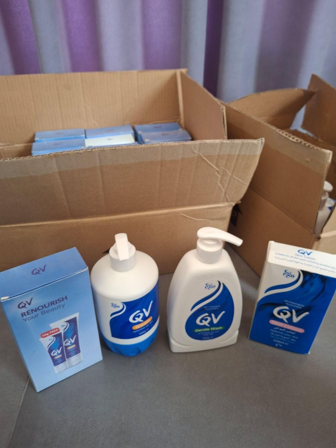 کرم و لوسیون QV - بار فروشگاهی (تکی یا عمده)|آرایشی، بهداشتی، درمانی|تهران, تهران‌ویلا|دیوار