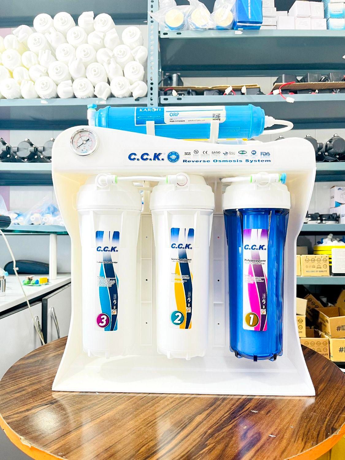 نصب تعویض فیلتر جابه جایی تصفیه کن اب|آب‌سردکن و تصفیه آب|کرمان, |دیوار