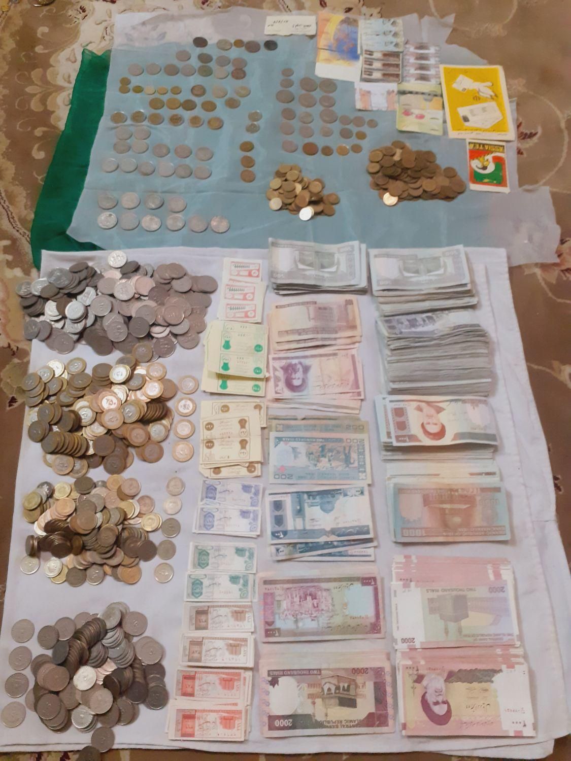 ۱۷۰۰عددانواع سکه واسکناس جدیدقدیمی وخارجی نو وکهنه|کلکسیون سکه، تمبر، اسکناس|اصفهان, خواجه عمید|دیوار