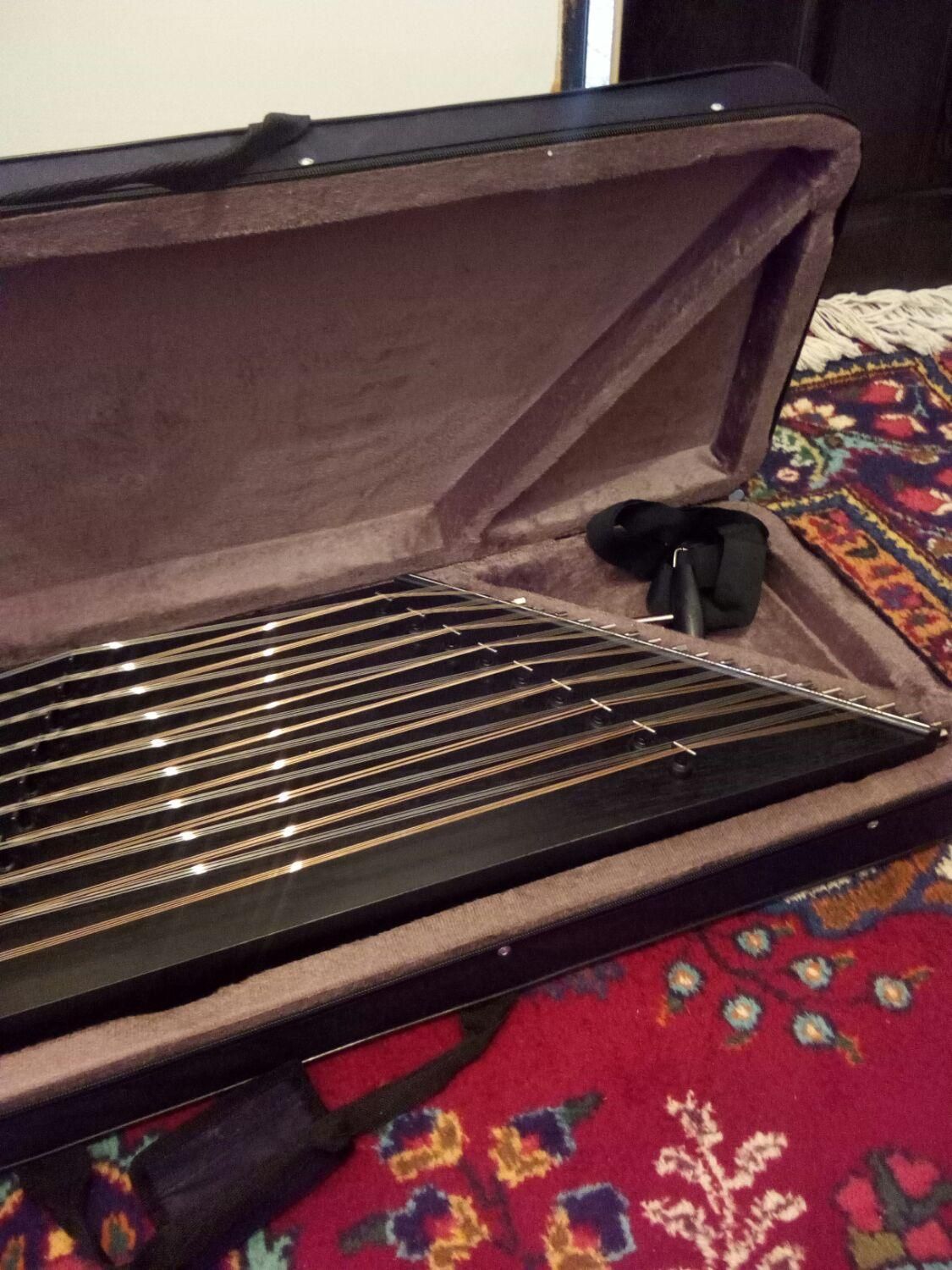 سنتور استاد صادقی، طرح تلفیق هنر دست ساز|سازهای سنتی|ارومیه, |دیوار