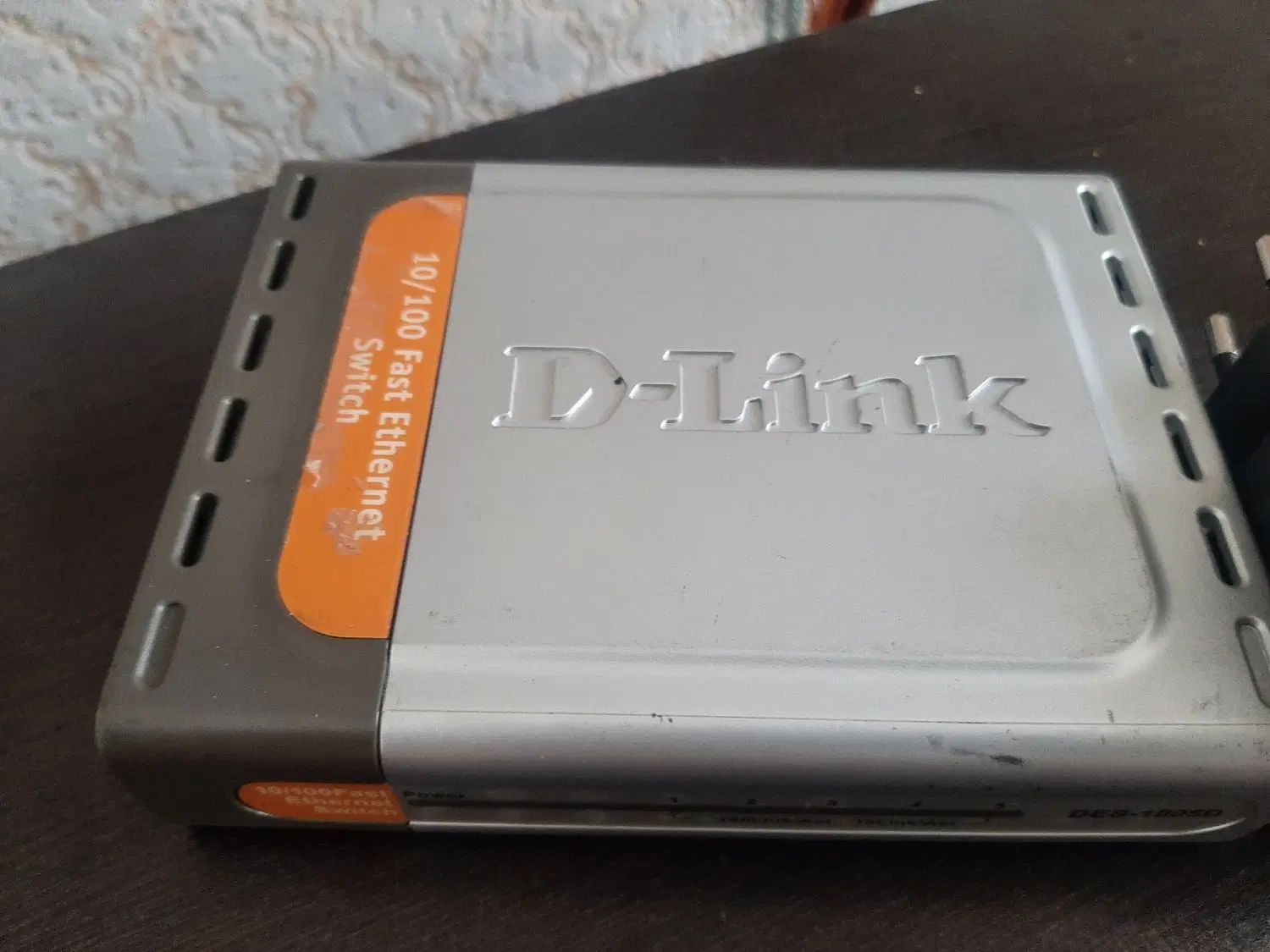 هاپ سوئیچ DLink1005 با آداپتور فابریک و پلمپ|مودم و تجهیزات شبکه|تهران, یافت‌آباد|دیوار