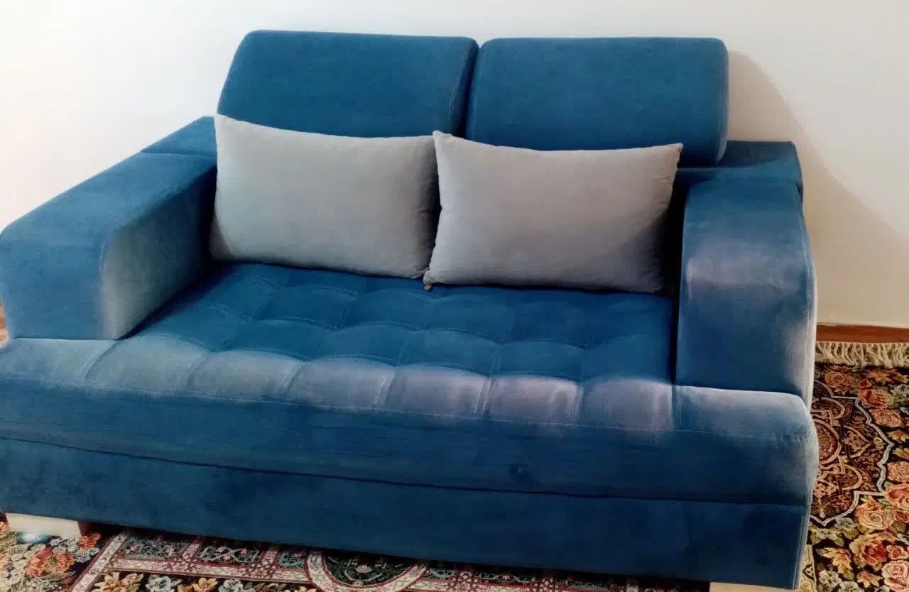 مبل 2نفره ی راحتی|مبلمان خانگی و میز عسلی|رشت, کوی قدس|دیوار