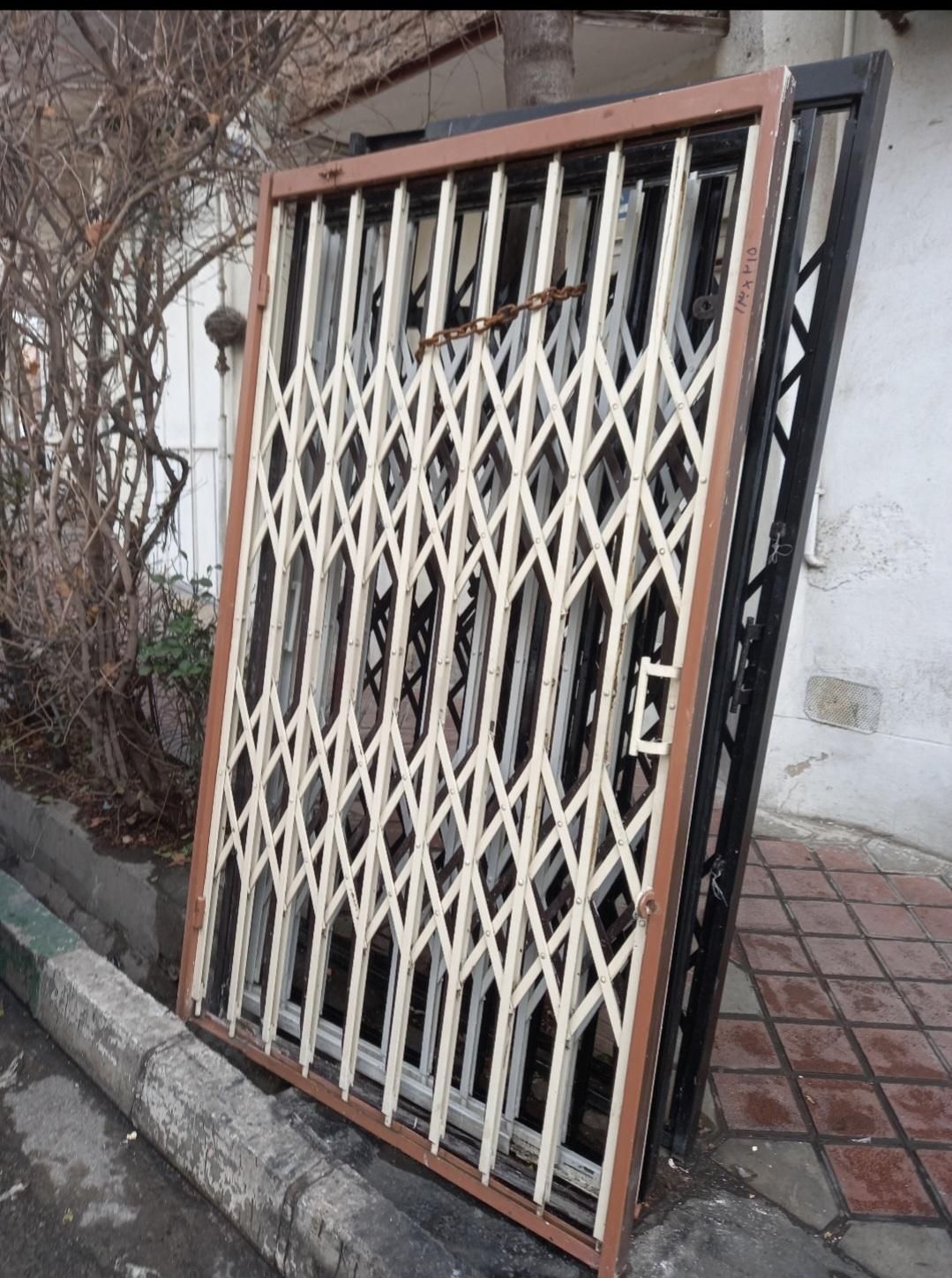 درب آکاردونی دست دوم بانصب خرید وفروش برشکاری|مصالح و تجهیزات ساختمان|تهران, تهرانپارس شرقی|دیوار