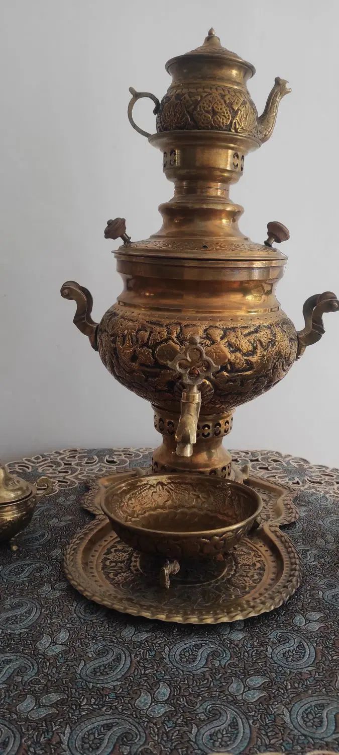سرویس سماور ذغالی جنس برنج قلم کاری شده با دست|صنایع دستی و سایر لوازم تزئینی|بجنورد, |دیوار