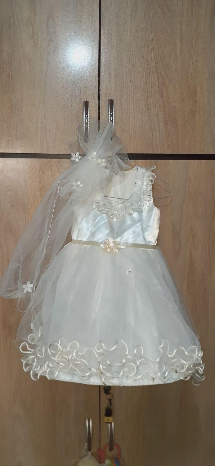 لباس زیبای دخترانه|کفش و لباس بچه|اصفهان, باغ فدک|دیوار