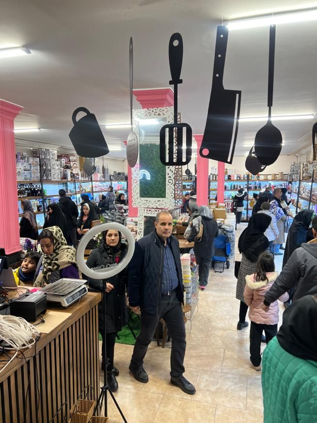 استخدام آقا و خانم جوان در پلاسکو|استخدام خدمات فروشگاه و رستوران|تبریز, |دیوار