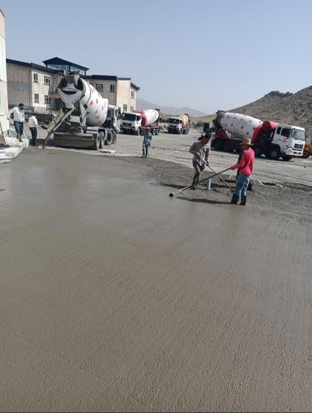 بتن ریزی وماله پروانهای و مجری کفسازی|خدمات پیشه و مهارت|شیراز, شهرک صنعتی شیراز|دیوار