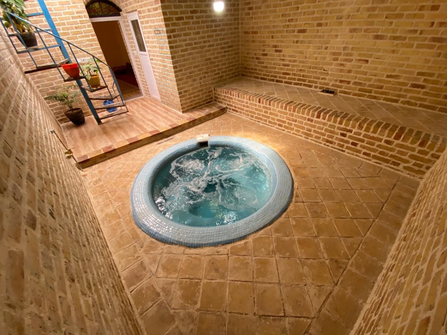 سوئیت فول امکانات با جکوزی اختصاصی|اجارهٔ کوتاهمدت آپارتمان و سوئیت|گرمسار, |دیوار