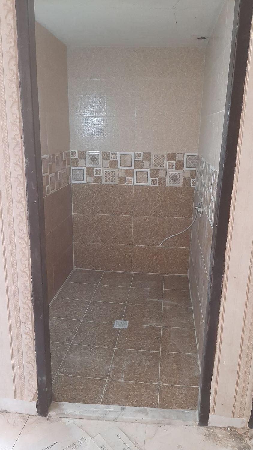 کاشیکارنصب کاشی و سرامیک چسبی کاشی کار|خدمات پیشه و مهارت|اصفهان, قائمیه|دیوار