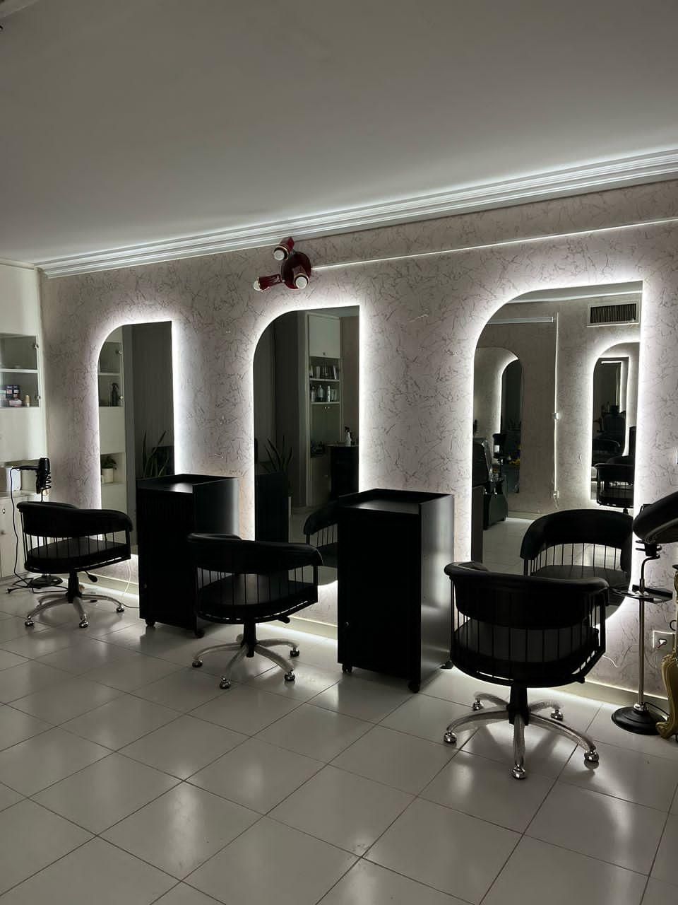 اجاره در سالن زیبایی بانوان (لاین)|خدمات آرایشگری و زیبایی|اصفهان, جلفا|دیوار