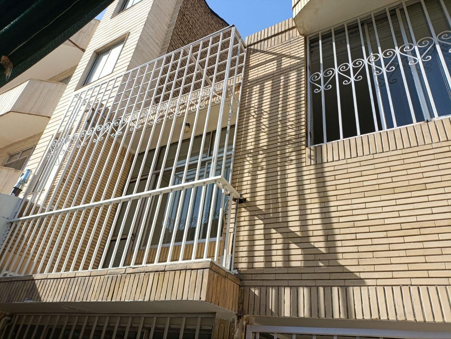 توری محافظ درب. حِفاظ اکاردیُونی پنجره نصب ۲ساعته|مصالح و تجهیزات ساختمان|مشهد, فارغ التحصیلان|دیوار