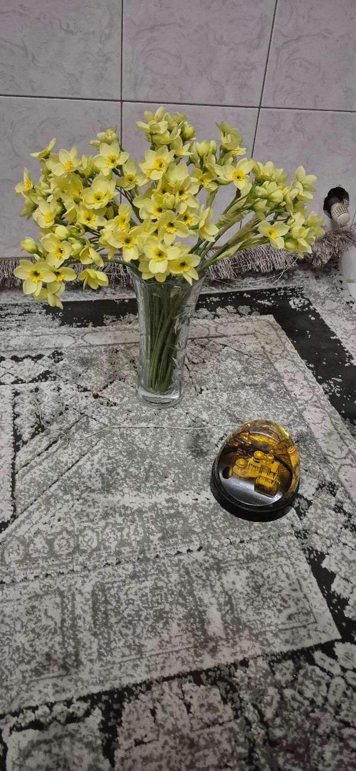 گل نرگس و جای خودکار|صنایع دستی و سایر لوازم تزئینی|تهران, مولوی|دیوار