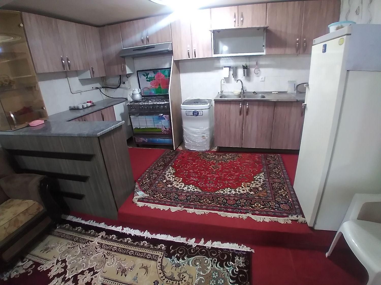 سوییت نقلی تمیز  با کولر گازی|اجارهٔ کوتاه‌مدت آپارتمان و سوئیت|قم, سراجه (۱۵ خرداد)|دیوار