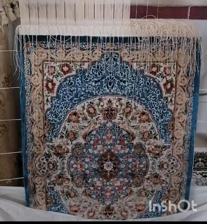 فرش دست بافت|فرش|قم, بنیاد|دیوار