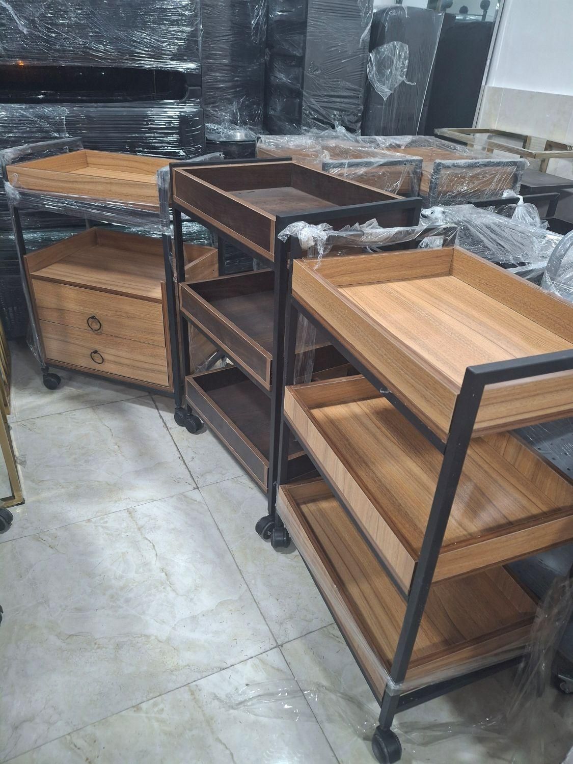 ترولی طبقه ای|آرایشگاه و سالنهای زیبایی|رشت, امین الضرب|دیوار