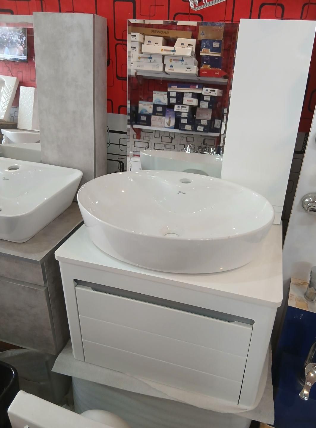 روشویی کابینتی با آینه باکس چشنواره فروش|لوازم سرویس بهداشتی|شاهین‌شهر, خانه کارگر|دیوار