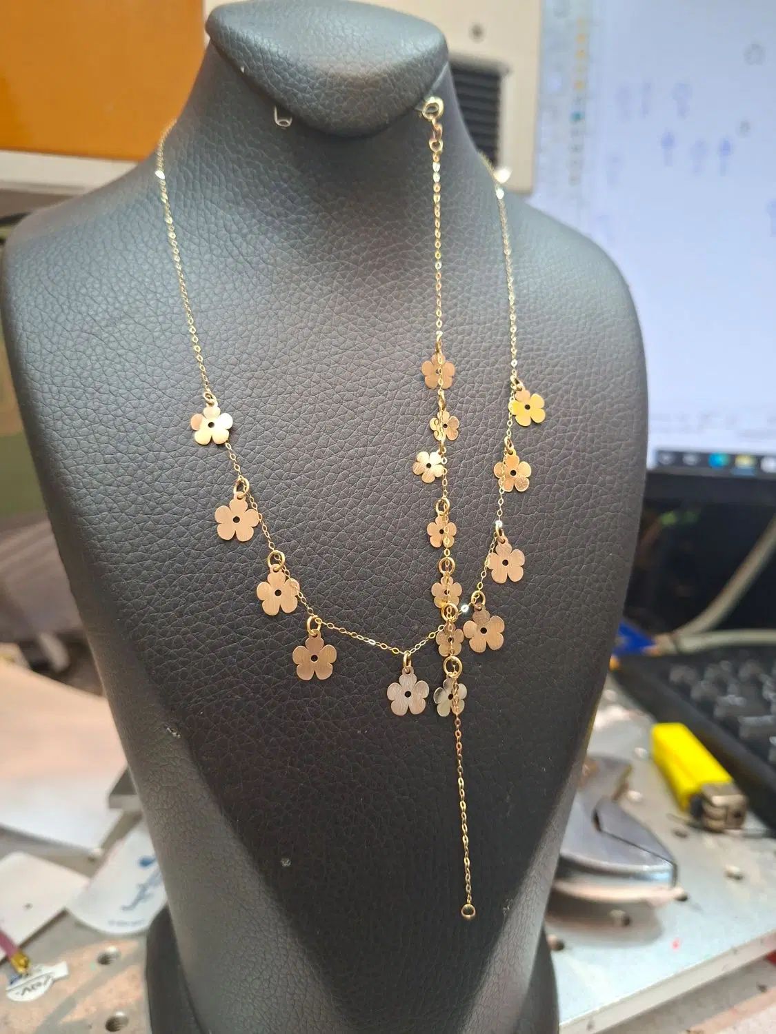 دنیایی طلایی کادویی مینیمال|جواهرات|شیراز, بازار|دیوار