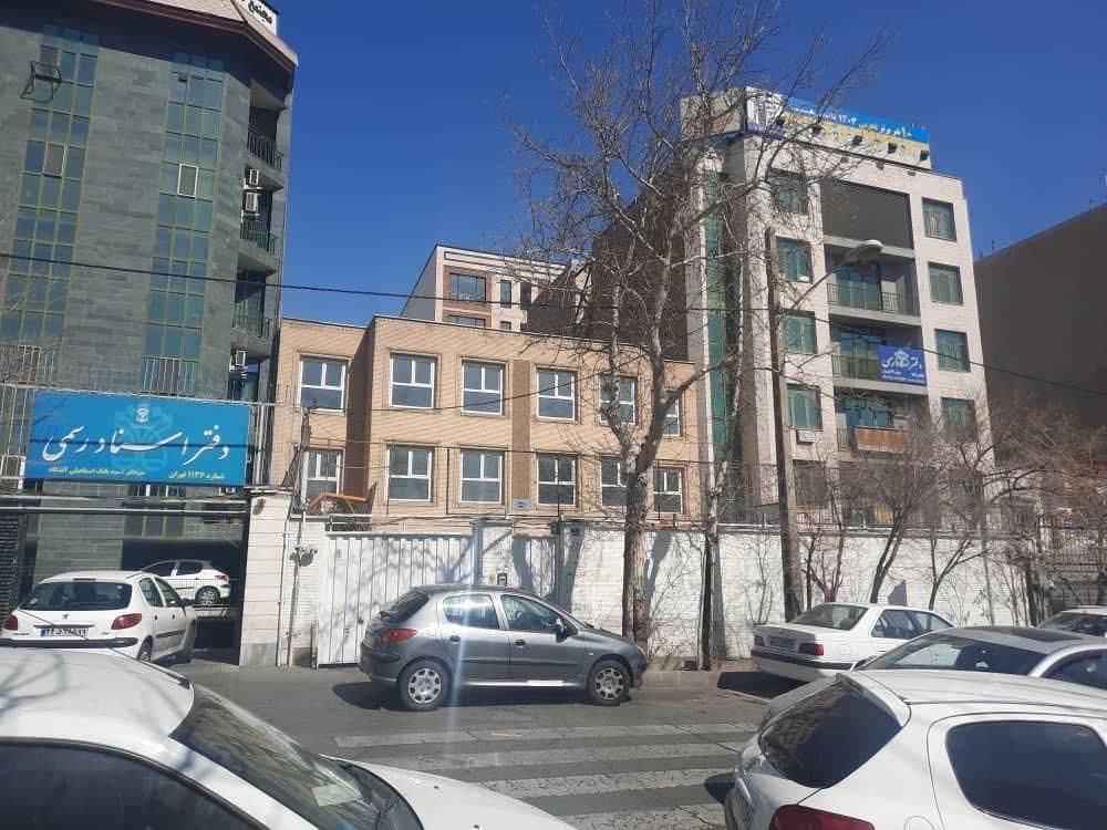 ۵۶۰ متر فلکه دوم صادقیه مناسب ساخت|فروش زمین و ملک کلنگی|تهران, اباذر|دیوار