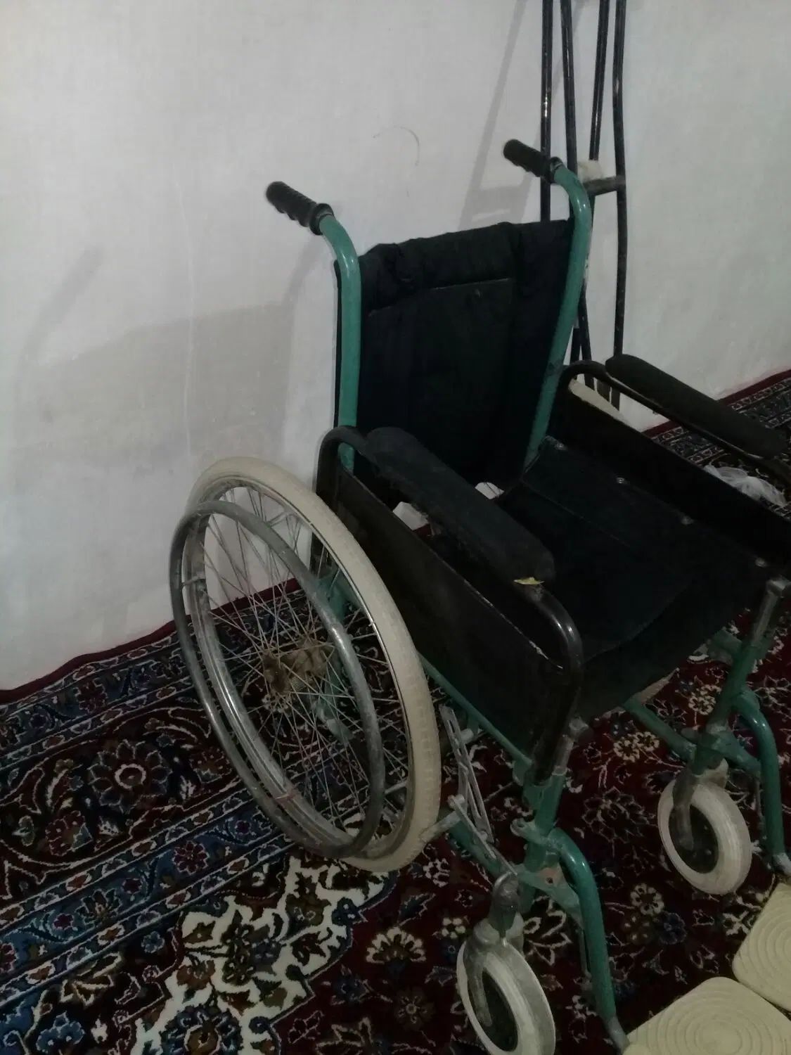 ویلچر سایز بزرگ کارکرده سالم فوری فروشی|آرایشی، بهداشتی، درمانی|خمین, |دیوار