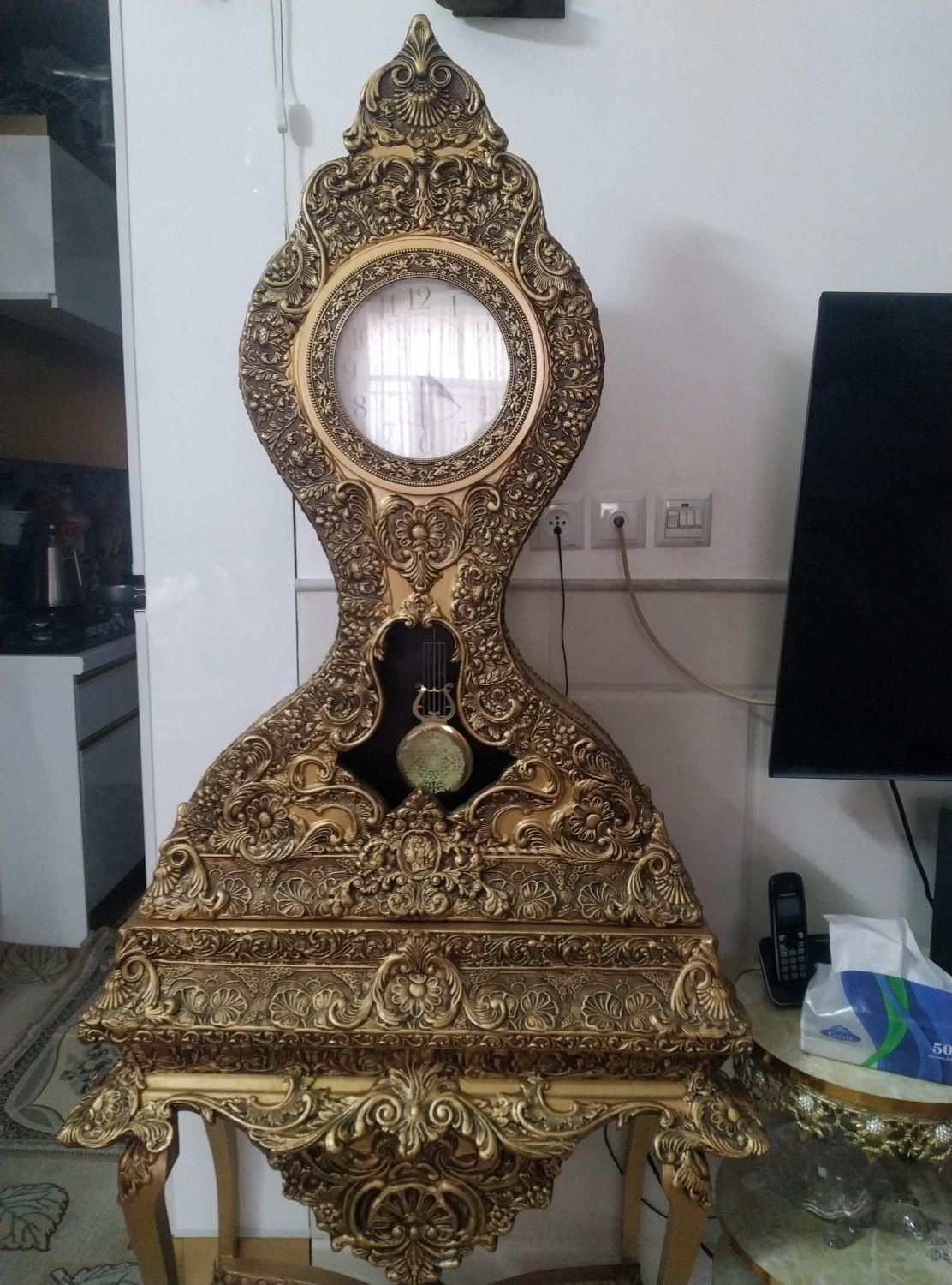 یک عدد ساعت کنسول دار سلطنتی آونگ دار|ساعت دیواری و تزئینی|قم, زاویه|دیوار