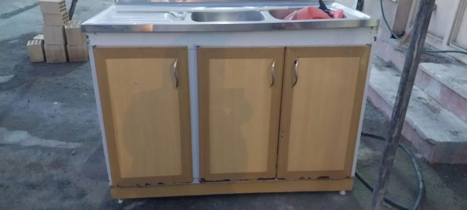 کابینت به همراه آبچکان وهودوسینک جنس خوب|کتابخانه، شلف، قفسه‌های دیواری|اراک, |دیوار
