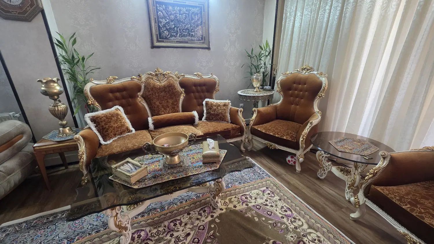 مبل|مبلمان خانگی و میز عسلی|اصفهان, باغ زیار|دیوار