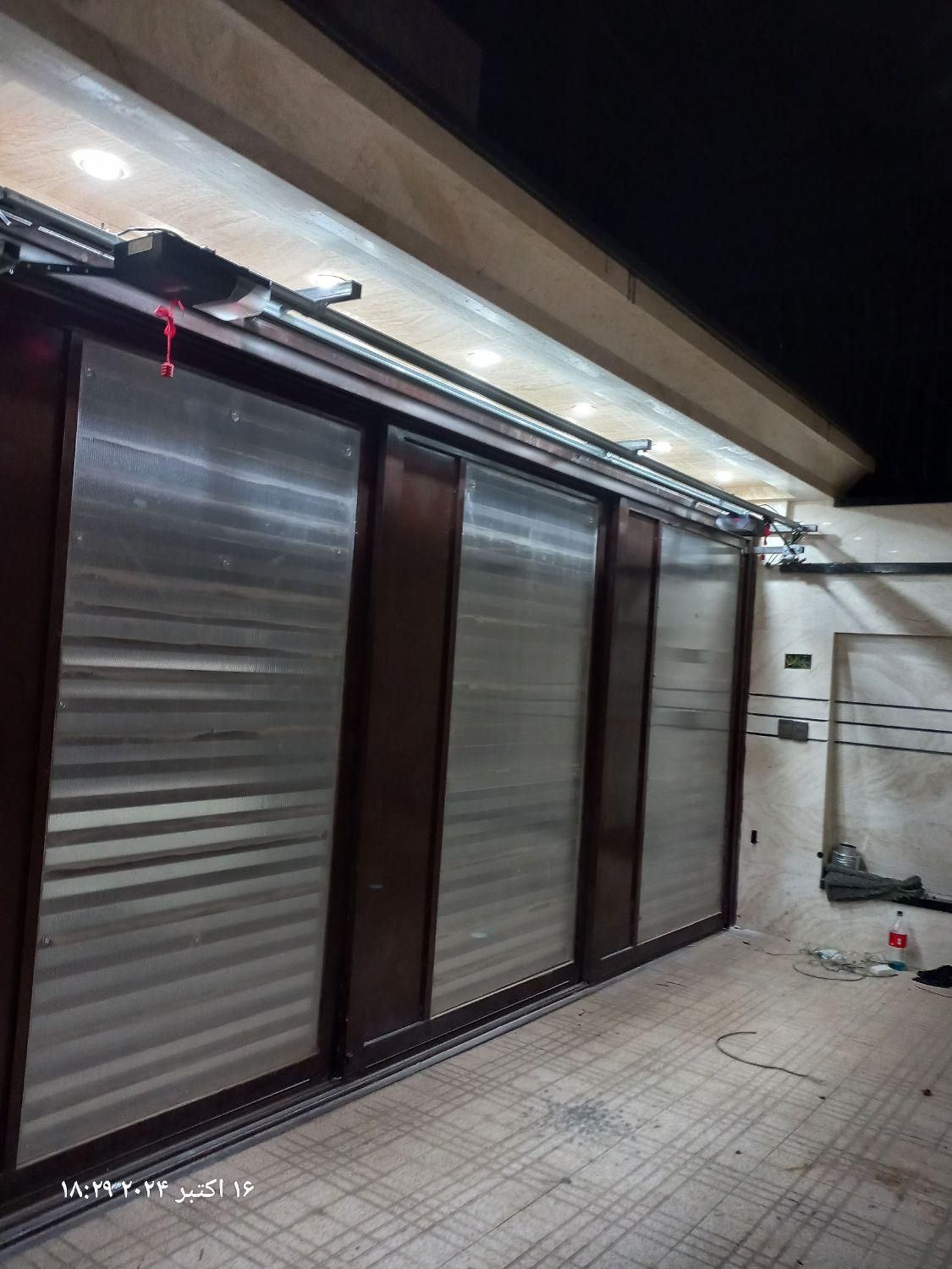 درب اتوماتیک کرکره برقی جک بازویی سیستم ریلی|خدمات پیشه و مهارت|شهرکرد, |دیوار