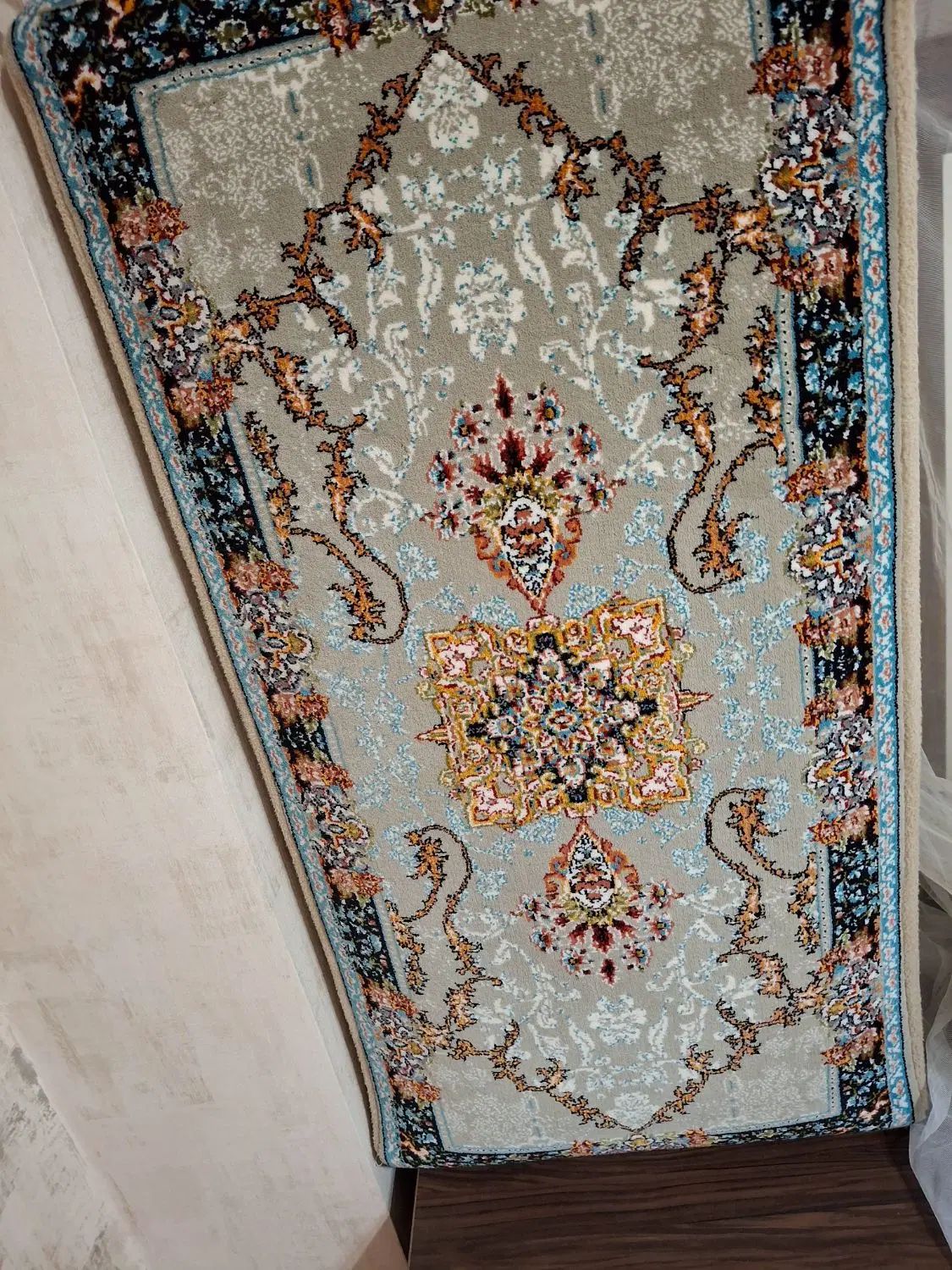 مخطع نو رنگ کرمی سالم|پشتی|اصفهان, پارک مشتاق|دیوار