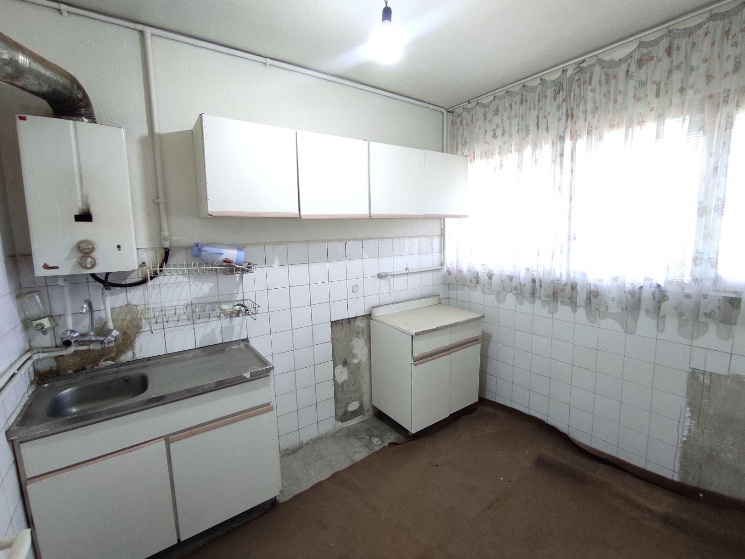 رهن کامل آپارتمان محله آ۳|اجارهٔ آپارتمان|فولادشهر, A3|دیوار