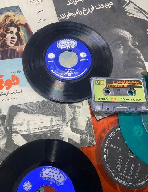 فروش و خریدار صفحه گرام گرامافون سنگی نوار کاست|کلکسیون اشیاء عتیقه|تهران, زعفرانیه|دیوار