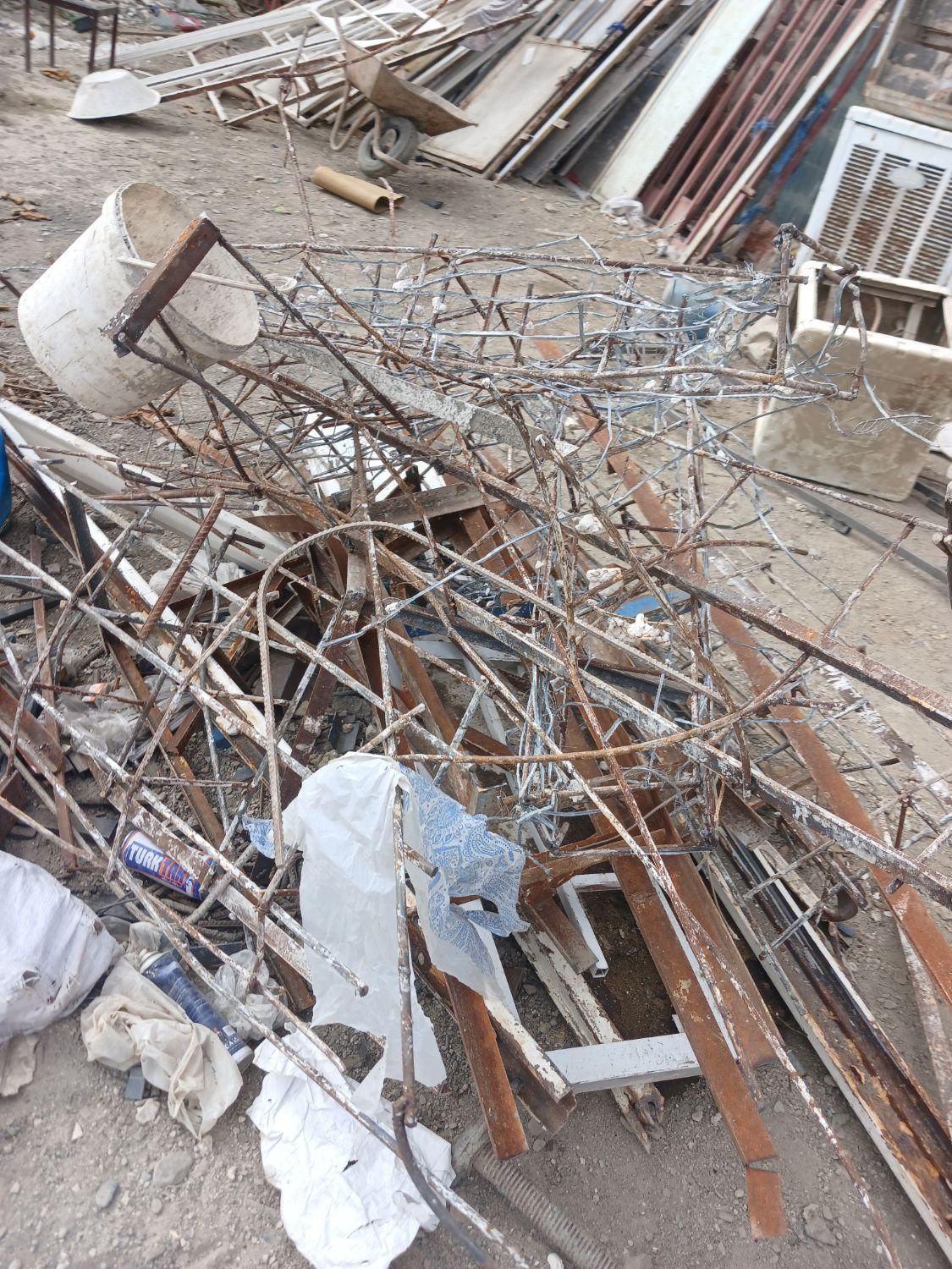 خرید ضایعات کارتن آهن کتاب کابل لاک پلاستیک کاغذپت|عمده‌فروشی|مشهد, وکیل‌آباد|دیوار