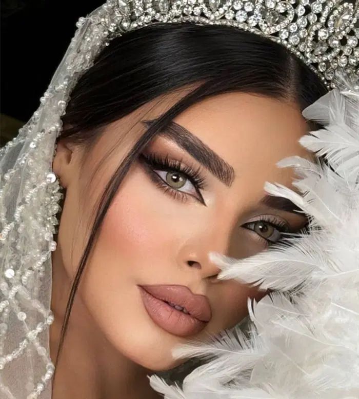 میکاپ شنیون عروس تخفیف ویژه + مژه و لنز رایگان|خدمات آرایشگری و زیبایی|قم, شاه ابراهیم|دیوار