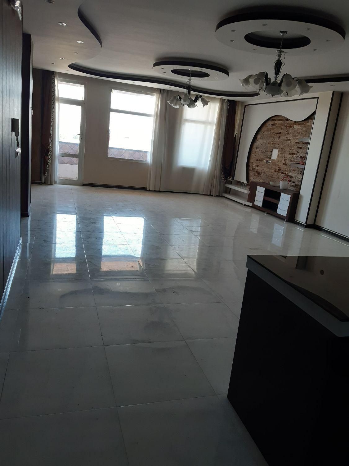 اپارتمان 130متری شیک..|اجارهٔ آپارتمان|فلاورجان, |دیوار