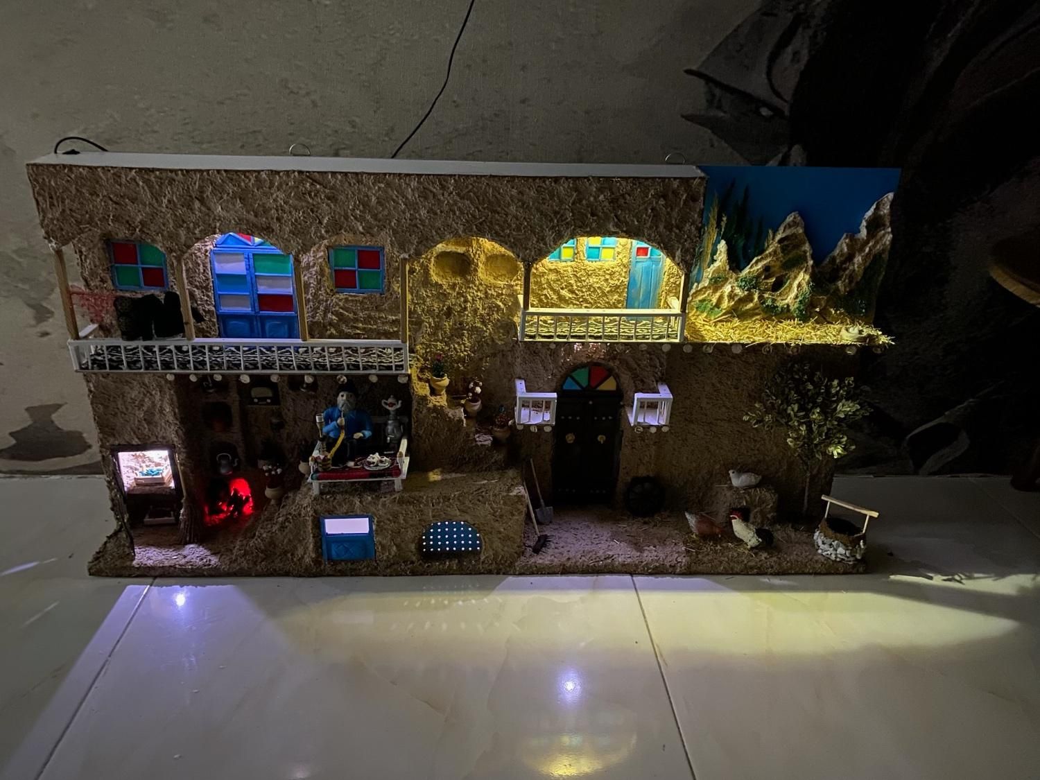 خانه کاه گلی|کلکسیون و سرگرمی|شیراز, کوشک میدان|دیوار