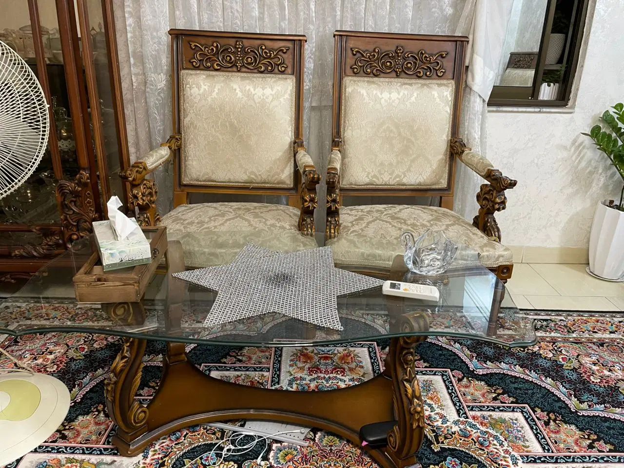 مبل 7نفره همراه جلو مبلی بزرگ 2عدد میز عسلی|مبلمان خانگی و میز عسلی|رشت, دیانتی|دیوار