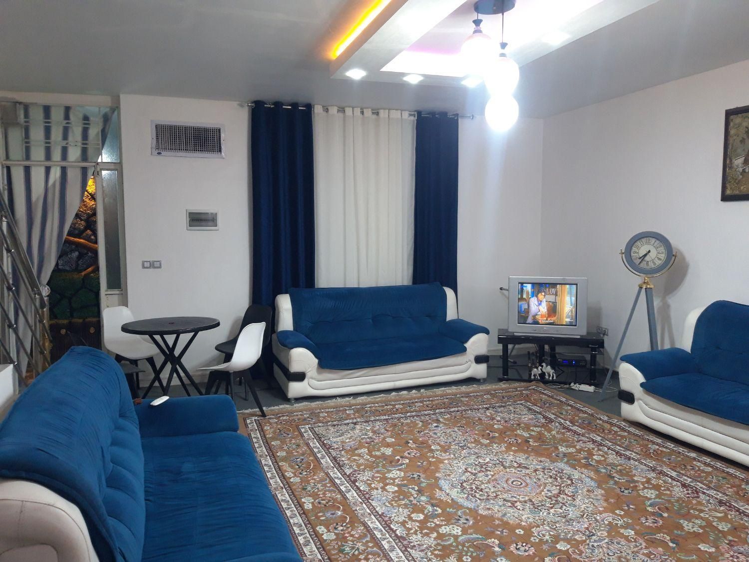 منزل مبله با سونا و جکوزی آبگرم|اجارهٔ کوتاهمدت ویلا و باغ|شیراز, کرونی(خاتونک)|دیوار