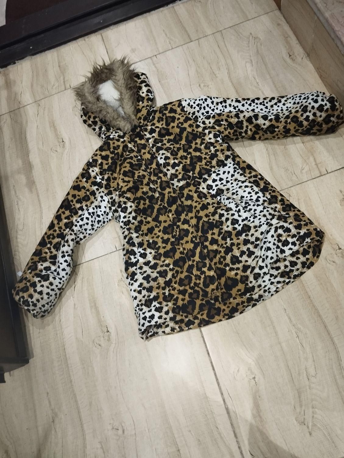 کاپشن دخترانه|کفش و لباس بچه|هشتگرد, شهرک بعثت|دیوار