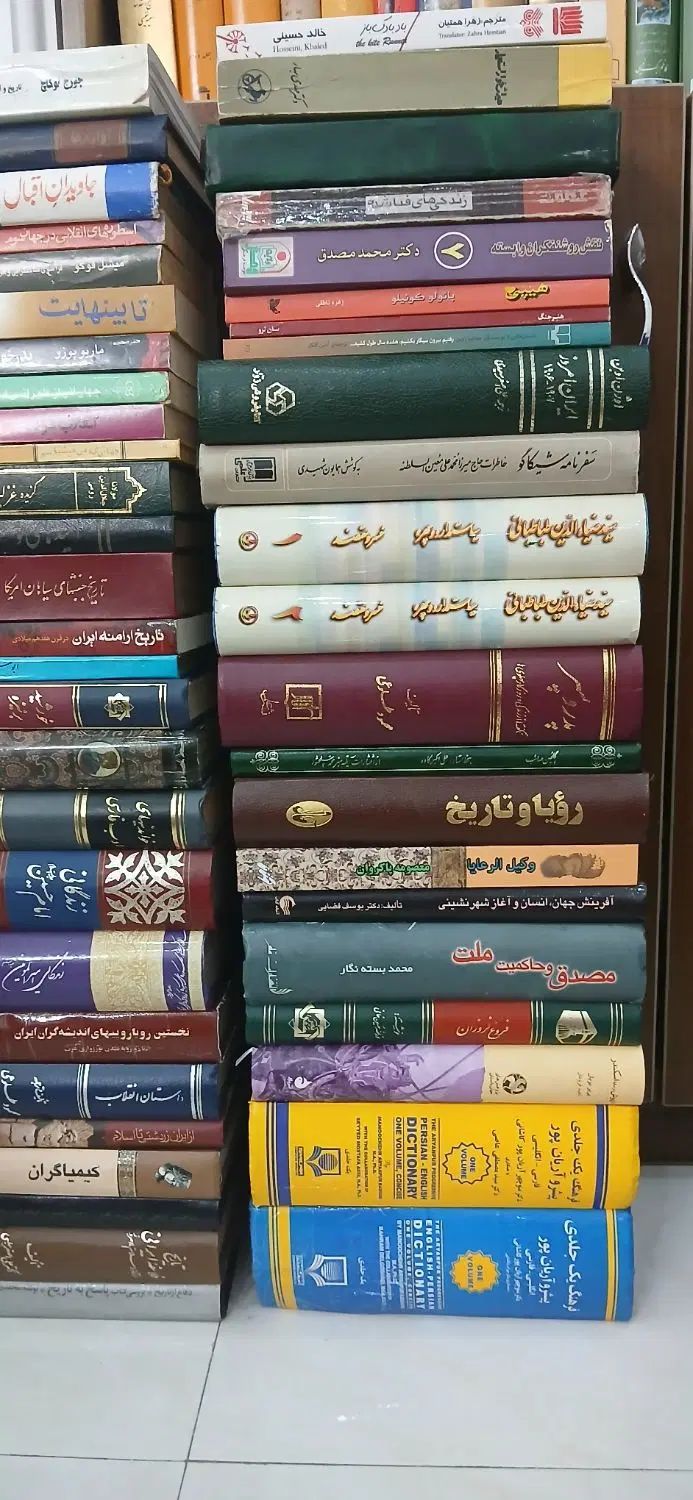 ۸۰ جلد کتاب تاریخی و رمان و ادبی|کتاب و مجله تاریخی|تهران, علی‌آباد|دیوار