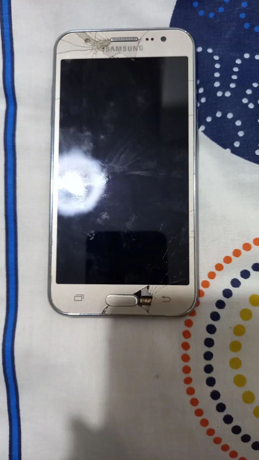 موبایل سامسونگ j5 نیاز به تعویض LCD|موبایل|تهران, دهم فروردین|دیوار