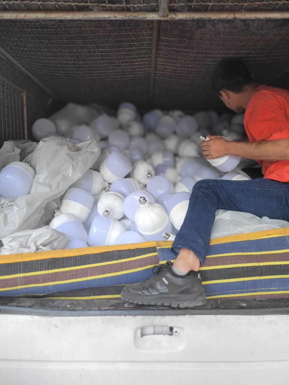 لامپ ۶۰ وات با چیپ ۶۰ وات بدنه بزرگ باکیفیت|لامپ و چراغ|تهران, شهرک ولیعصر جنوبی|دیوار