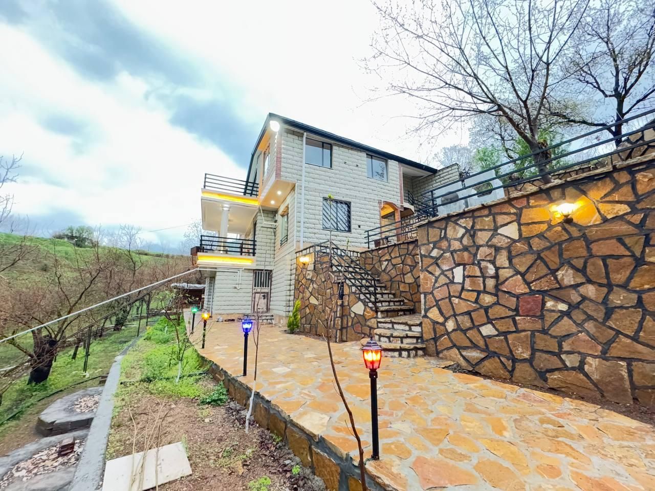 ویلا باغ لوکس واقع در روستای گردشگری خانقاه|اجارهٔ کوتاهمدت ویلا و باغ|کرمانشاه, |دیوار