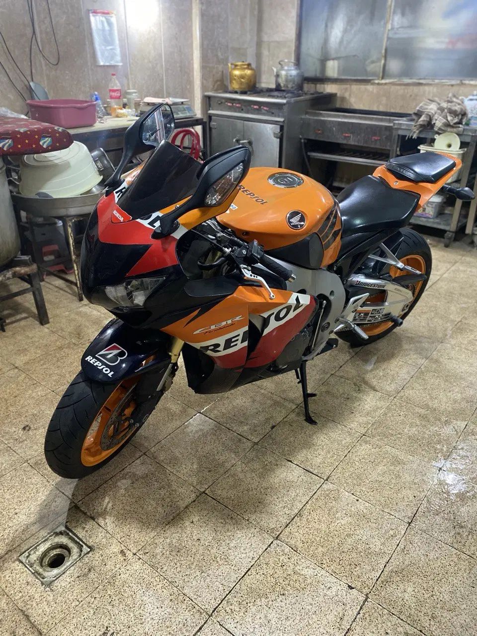 cb cbr1000رپسول 2011|موتورسیکلت|تهران, نیروی هوایی (پیروزی)|دیوار