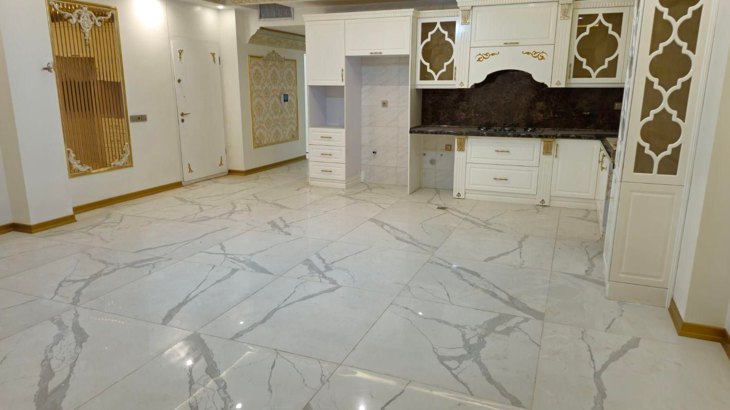 فروش خانه ویلایی ۳۰۰ متری فول در فردوسی|فروش خانه و ویلا|شاهین‌شهر, فردوسی|دیوار