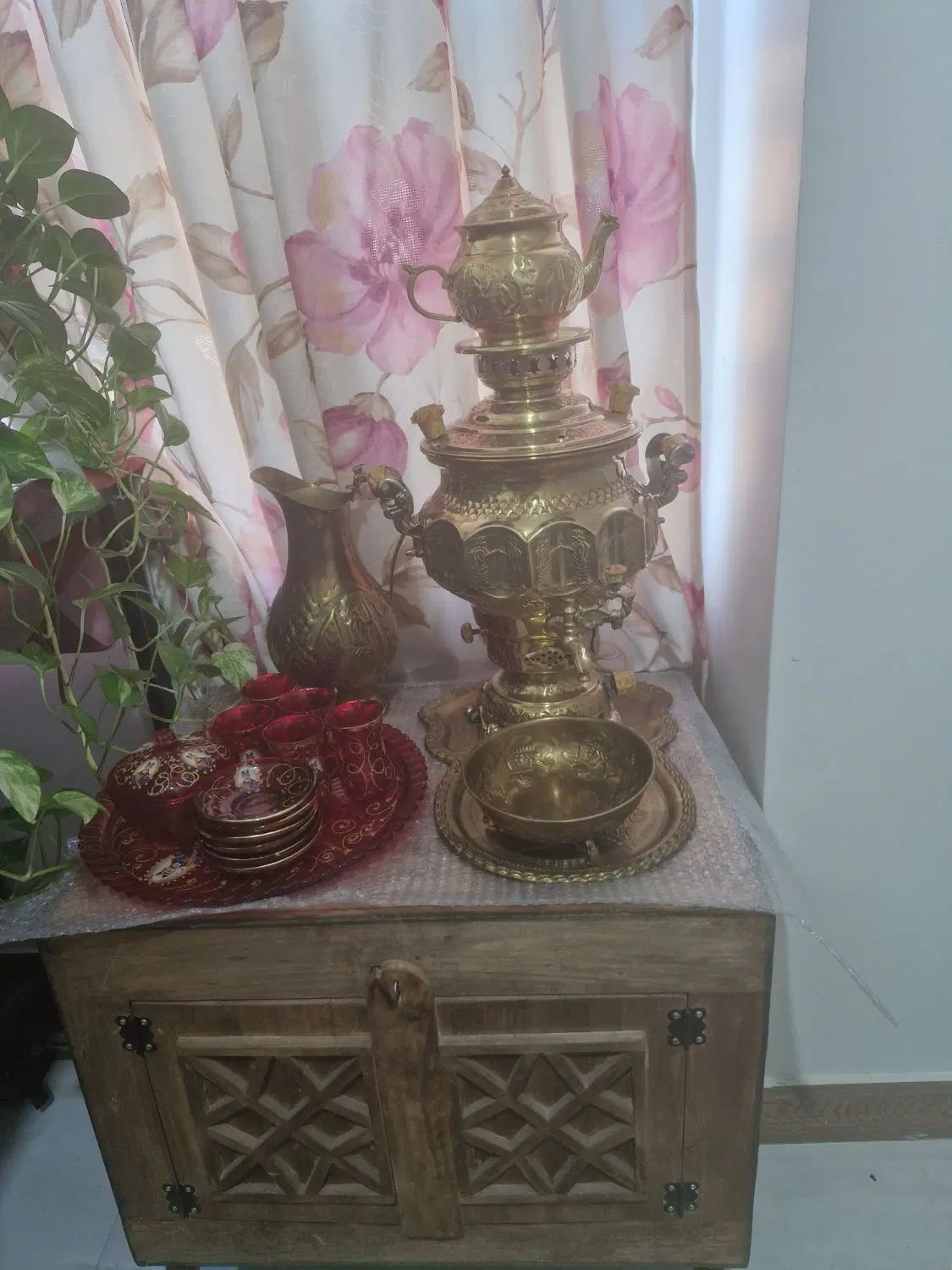 ست ۵تیکه سماور گازی برنجی+پایه سماور+گنجه چوبی|صنایع دستی و سایر لوازم تزئینی|تهران, مسعودیه|دیوار
