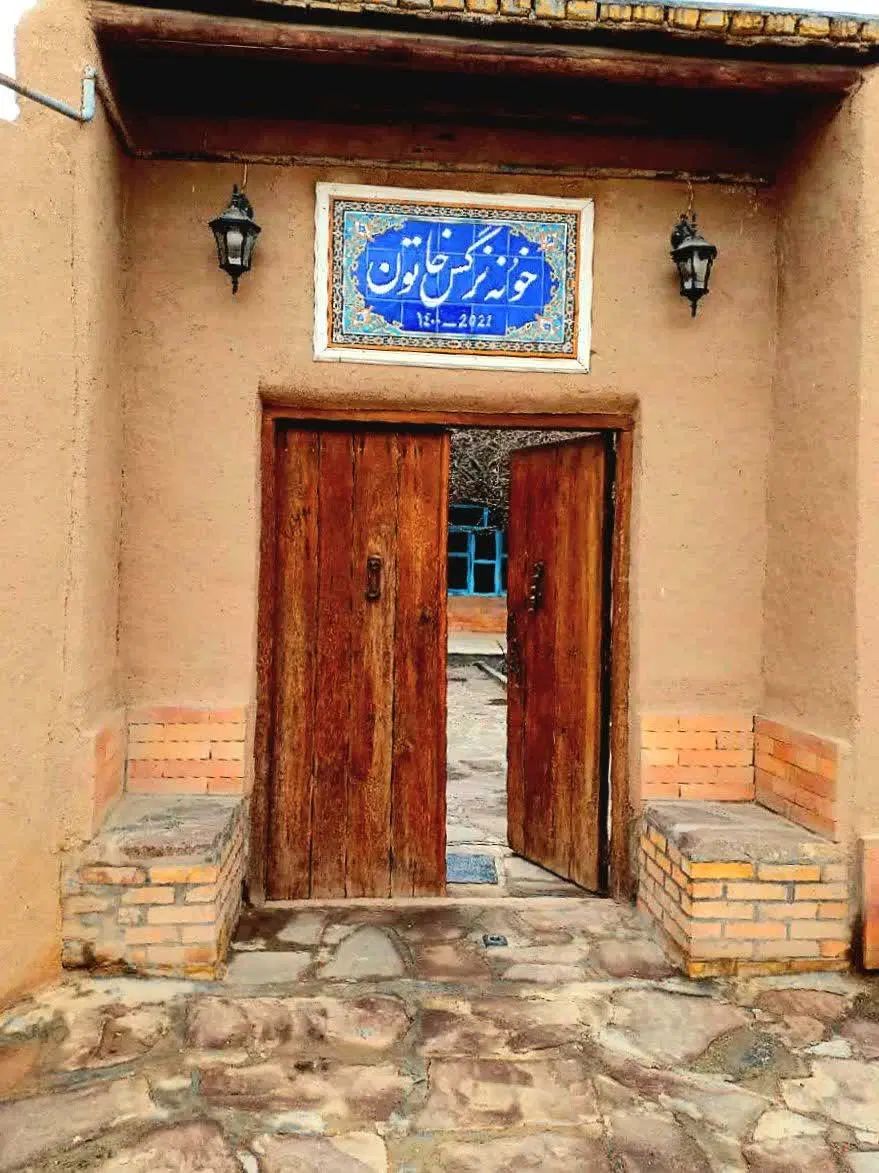 اقامتگاه بوم‌گردی و خانه سنتی نرگس خاتون|اجارهٔ کوتاه‌مدت ویلا و باغ|مشهد, فرهنگیان (شهرک غرب)|دیوار