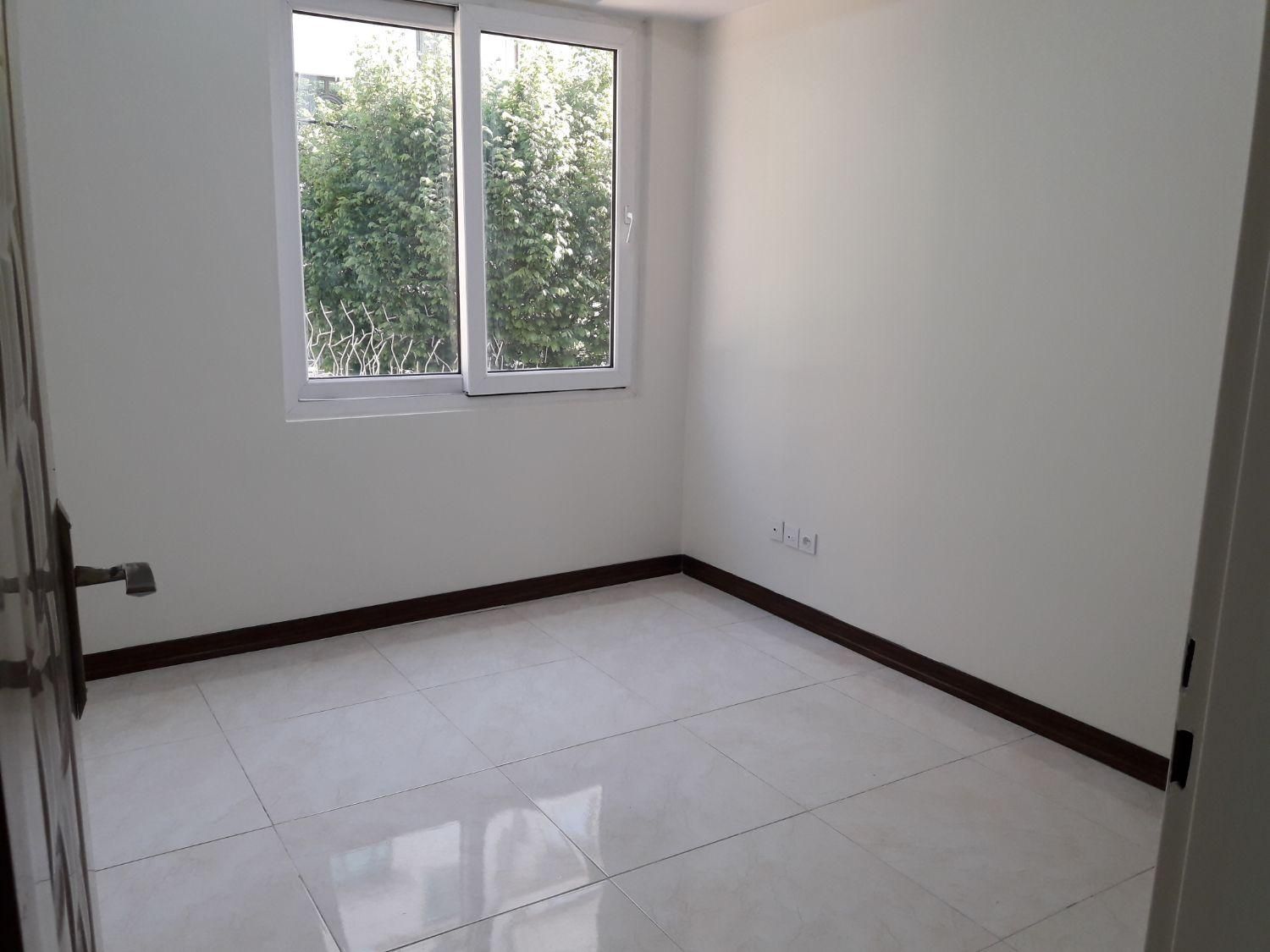 ۵۱ متری پارکینگ دار فول امکانات در خ بازرگان